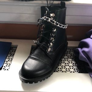 Combat boots